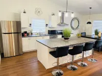 PEACEFUL UPSCALE PARADISE 3-bedroom house in Tampa Florida
