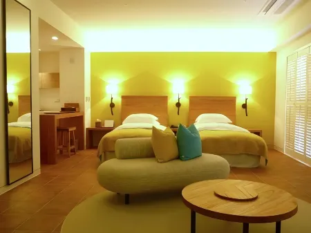 Lao Lao Bay Golf and Resort Отели рядом с достопримечательностью «Jeffrey's Beach»