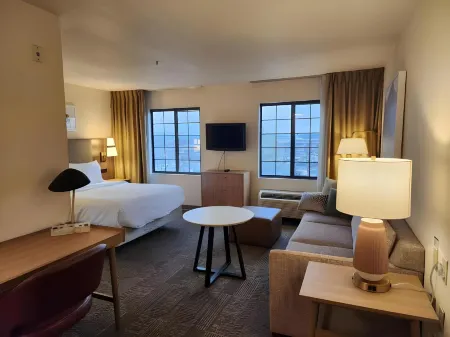 Staybridge Suites 阿倫敦伯利恆機場