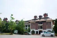 PhoomThai Garden Hotels near Wat Pathum