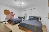 Stylish Boho Home-5Brs- amazing Pool-Patio- 2tvs- DeerPark Hotels in Deer Park