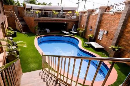 Corinthia Villa Hotel