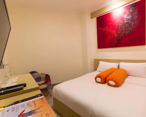 Front One Residence Syariah Mampang Hotels near South Jakarta