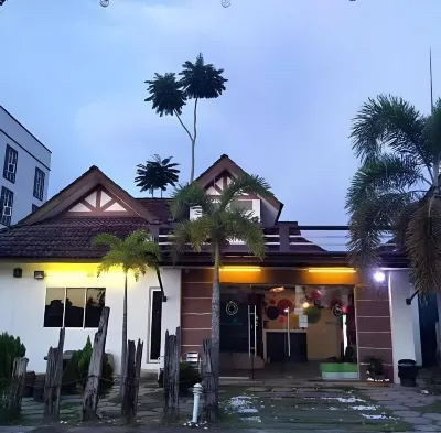 Kuu Inn Motel Hotels near Cluster Lecture Hall 1