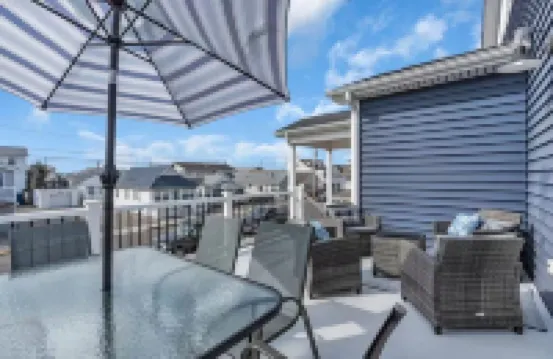 Walk 2 Beach with Linens + Towels and Park 2 cars