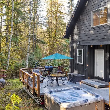 Wild Cascadia Retreat in marvelous Skykomish - 20 min to Stevens Pass