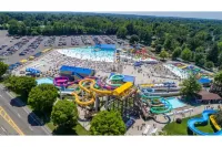 Serenity Lakeside Cottage Hotels in Edinboro