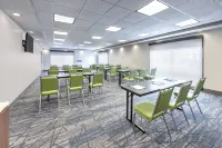 Holiday Inn Express & Suites Moore Các khách sạn ở Moore