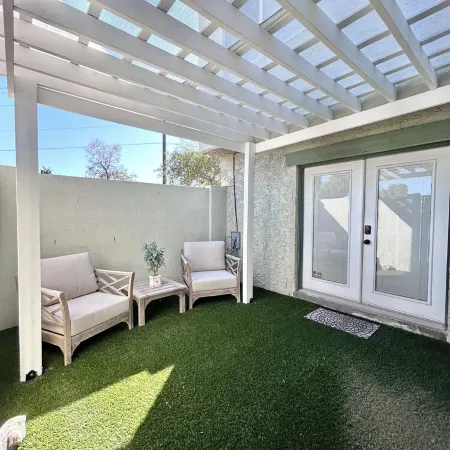 •Modern Stay Near Downtown & Top Attractions •