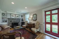 Charming 4-bedroom Stonehouse