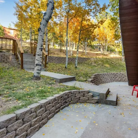 Woodland Park Cabin Getaway: Mtn Views, Scenic Charm, Clouds & Hot Tub Retreat