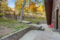 Woodland Park Cabin Getaway: Mtn Views, Scenic Charm, Clouds & Hot Tub Retreat