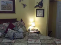 Tennessee River Bed and Breakfast Retreat! Lakefront! No Fees! Hoteles en Condado de Marion