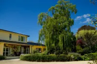 Swan House Hotels in Martinborough