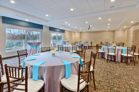 Hampton Inn by Hilton Buzzards Bay Cape Cod Canal