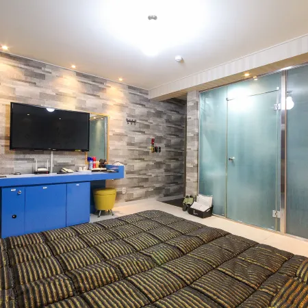 Sacheon L Self Check-in Motel