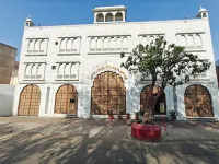 Tourist Rest House Hotels in Sanjay Place