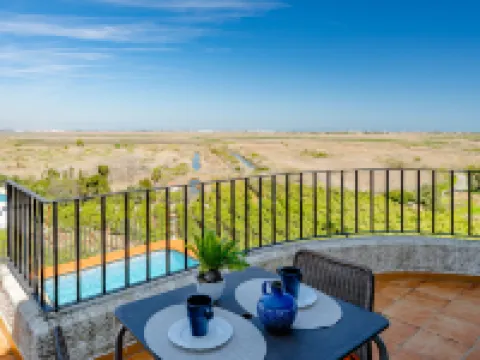 Los Delfines Hoteles en Pego