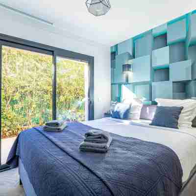 Luxurious Villa with Heated Pool 6Br-12p - Cannes Rooms