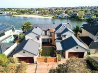 Stayau 6Br Deluxe Lakeview House Point Cook Hotels near Williams Landing Railway Station