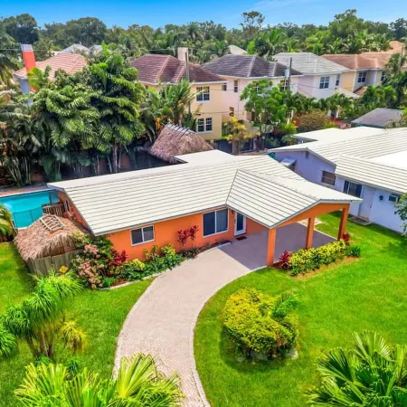 Hidden Gem Vacation Villa w Private Pool & TikiHut