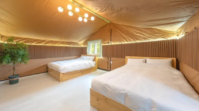 加平東班84露營&泳池別墅