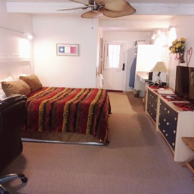 Comfort Single Room, 1 King Bed, Accessible, Balcony Hot Springs Inn Promo Code