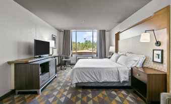 Holiday Inn Express & Suites Lucedale