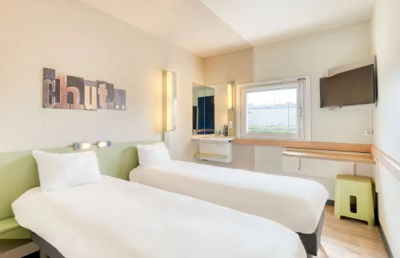 凡爾賽宮特拉普宜必思快捷酒店