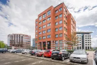 Joy Hotel - parking