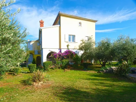 Apartment Liznjan 1969 Отели в г. Opcina Liznjan