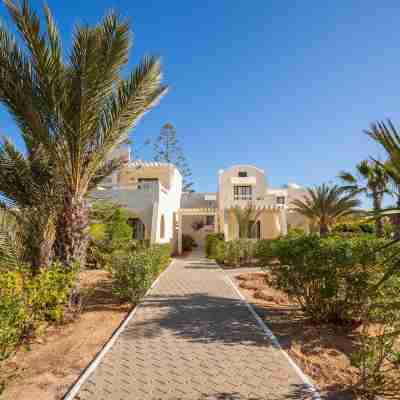 Cesar Thalasso Hotel Exterior