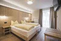 Emma Historic Hotel فنادق في Valle Di Casies