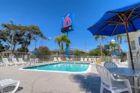 Motel 6 San Ysidro, CA  San Diego Border - parking
