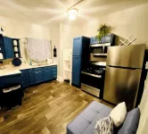 Aparthotel: Lopsy Blue -by Arena/Marshall/Hospital