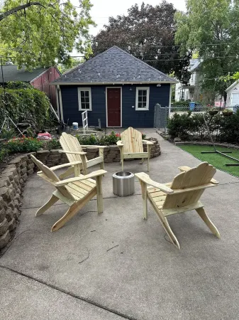 Charming 2-bedroom apartment in fabulous Minneapolis with AC, WiFi