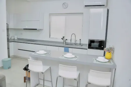 Bluerock Residences Отели рядом с достопримечательностью «Nike Art Gallery Lekki Phase I Lagos»