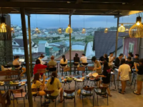 สโตริจ์ โฮม & คอฟฟี่