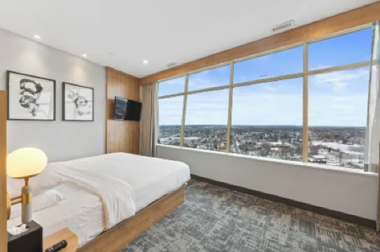 Tower Hotel at Fallsview