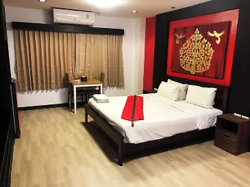 Zip Hotel & Restaurant