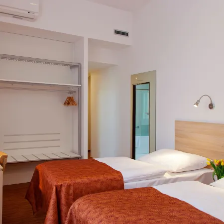 Hotel Ambiance Отели рядом с достопримечательностью «Прага 05»