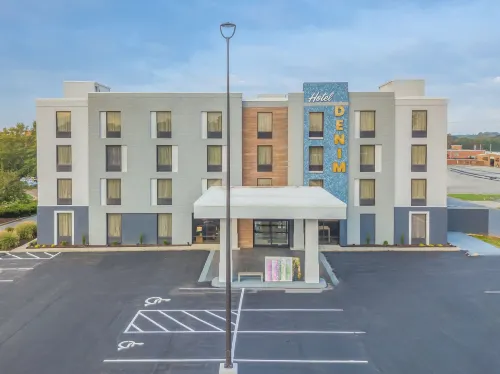 Hotel Denim - Parkplatz