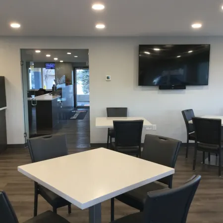 Super 8 by Wyndham Lethbridge
