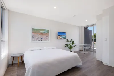 Bondi Beach Studio King Suite + Balcony Hotels in Bondi Junction