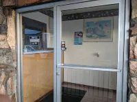 Deluxe Inn Hotels in Hayward