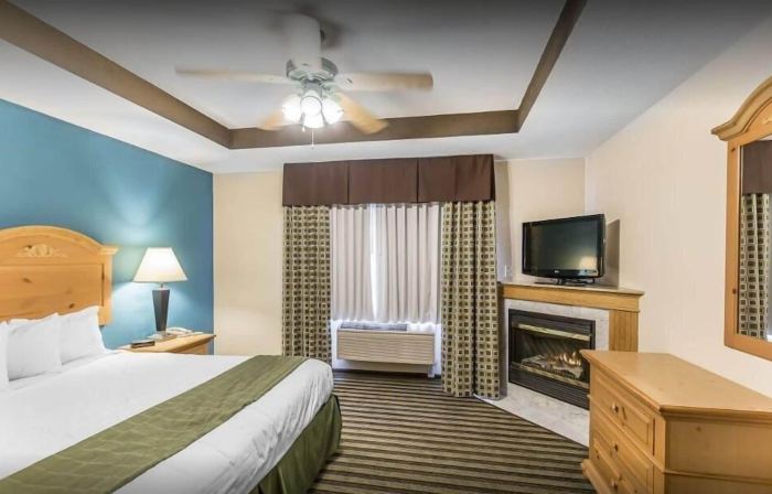 American Inn and Suites