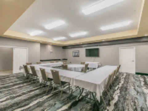 La Quinta Inn & Suites by Wyndham Granbury Hotels in Hood County