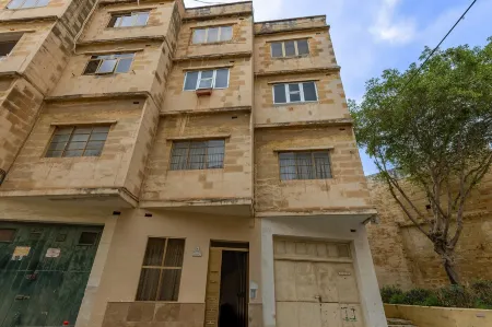 Magnificent Sea View Penthouse Cospicua - Happy Rentals Отели в г. Бормла