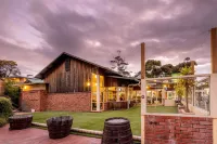 イルカ ホリデイ センター のホテル