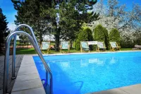 Ibis Styles Linz - Pools